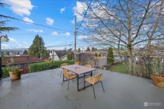 Rooftop patio offers territorial views.