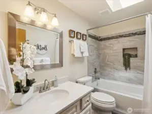 Full guest bath