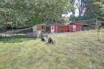 12 nesting boxes, auto water, perching bars, attached nursery w/ power for incubators.