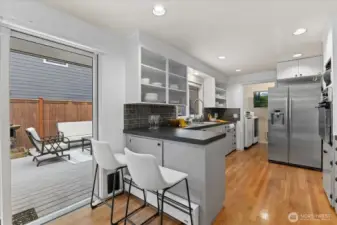 Convenient counter space dining for quick breakfasts or that double shot of espresso on the go.