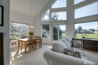 Dining area, open concept, views