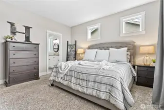 Owner's suite with full ensuite bath