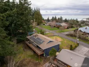 This home is proudly situated along a dead end street above Fairhaven Middle School overlooking Bellingham Bay and Sehome Hill.