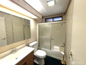 Main bathroom