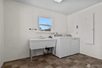 Huge Laundry/Mud Room - double as a half bath