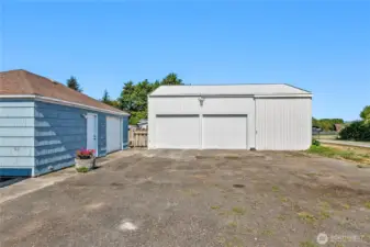 2-Bay shop + Rv Bay