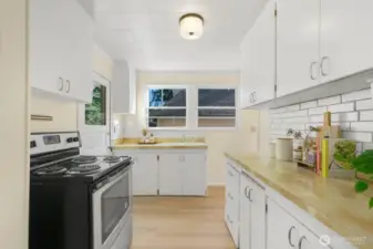 These south facing windows bring in all of the light you need.