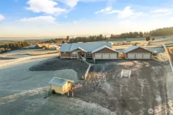 Welcome to 4.5 acres of beautiful countryside, perfectly maintained.