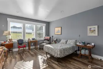 extra large bedrooms