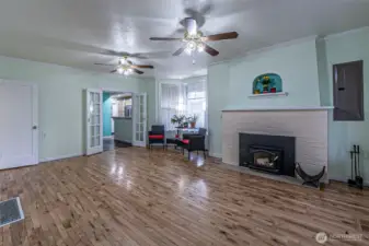 Kitchen & dining room adjoin the living room  thru French doors.