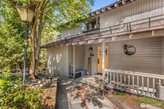 Beautiful Home offering 3 bedrooms & 2 Baths