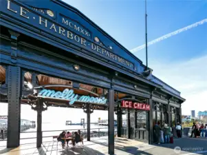 Washington Street Boat Landing and Habitat Beach, ~1 block away, where the shoreline opens back to the city