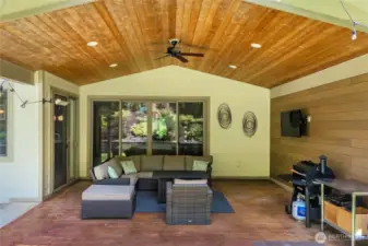 Perfect place to relax and entertain!