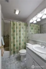 2nd Bathroom on top 2nd floor