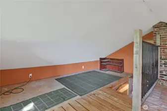 make this a play room or office space