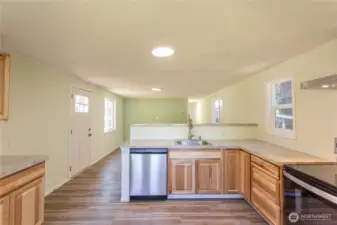 Open and bright layout!