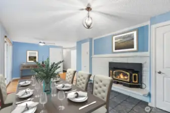 Dining *virtually staged*