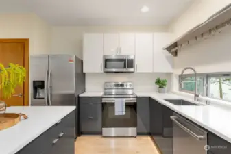 Kitchen w/ Island