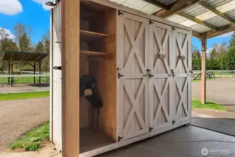 Each boarding stall is accompanied by individal locker with ample room for tack and horse necessities