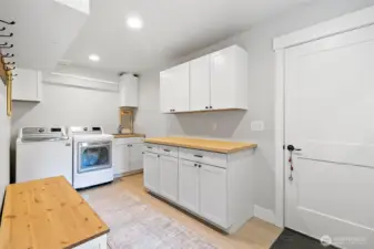 mud room and laundry room off of the garage