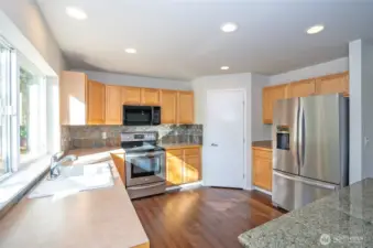 This kitchen makes meal preparation effortless, giving you the perfect space to work your culinary magic.