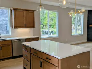 Beautiful cabinets with Soft Pull closures