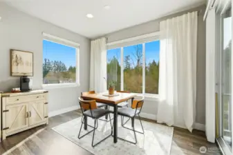 Imaging enjoying your breakfast here, the eating nook is quite spacious and can accommodate a much larger table here