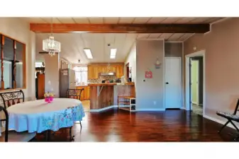 Dining room, Family area, Open to eating bar and kitchen. Perfect for entertaining guests.