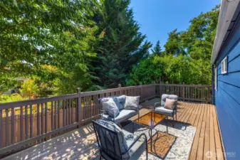 Back deck with south exposure