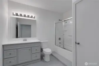 Spacious guest bath and it has so much storage!