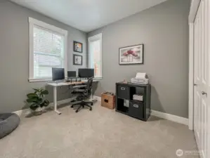 Office or fourth bedroom--your choice