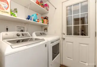 Laundry room, washer dryer stay