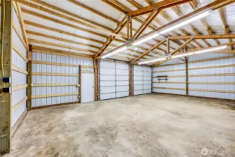 800 square foot garage, wired for welding torch or other fun gear!
