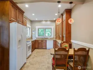 Granite counter tops in the primary kitchen.