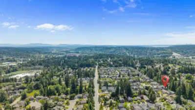A location that doesn’t get any better than this—just minutes from downtown Woodinville and Wine Country, Woodin Elementary, Woodinville High School, Costco, I-405, Bloomberg Hill Park, and so much more!