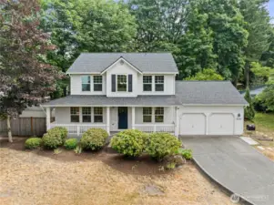 Farmhouse charm in Duvall!