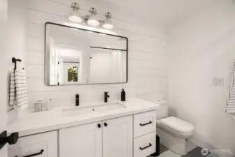 Main Floor Full Bath