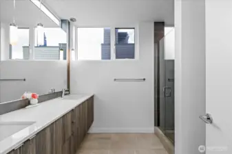 Large Primary ensuite bath