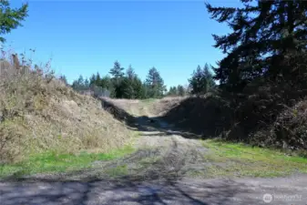 Driveway entrance off of Sandwith