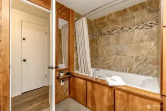 Full Bathroom oversize jetted tub