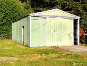 Shop/garage