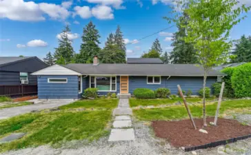 Inviting entry and contemporary design inside. 1780 asf. Perfect floor plan!