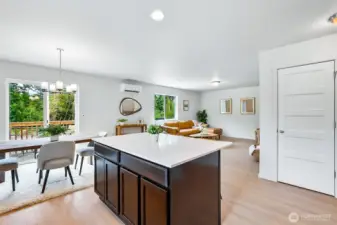 Photographs are for illustrative purposes only. Features, finishes, interior/exterior colors, landscaping and floorplan shown may vary from actual homes built.