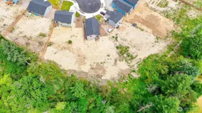 Photographs are for illustrative purposes only. Features, finishes, interior/exterior colors, landscaping and floorplan shown may vary from actual homes built.