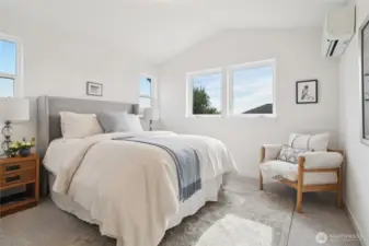 Primary suite with walk in closet