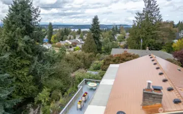 Some views of the Sound and bridge can be seen from the deck!
