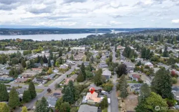 Centrally located, this home is close to Chambers Bay and to Titlow Beach