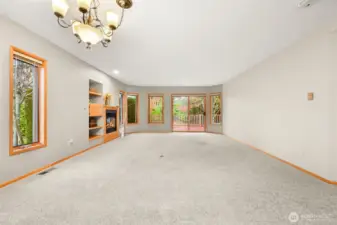 Living Room w/ Gas Insert