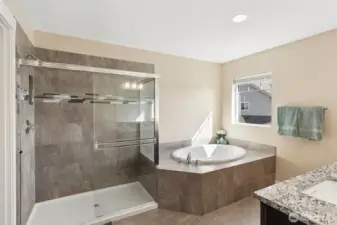 5 piece primary bath with large closet