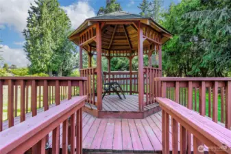 Perfect place for a smoker/Grille.